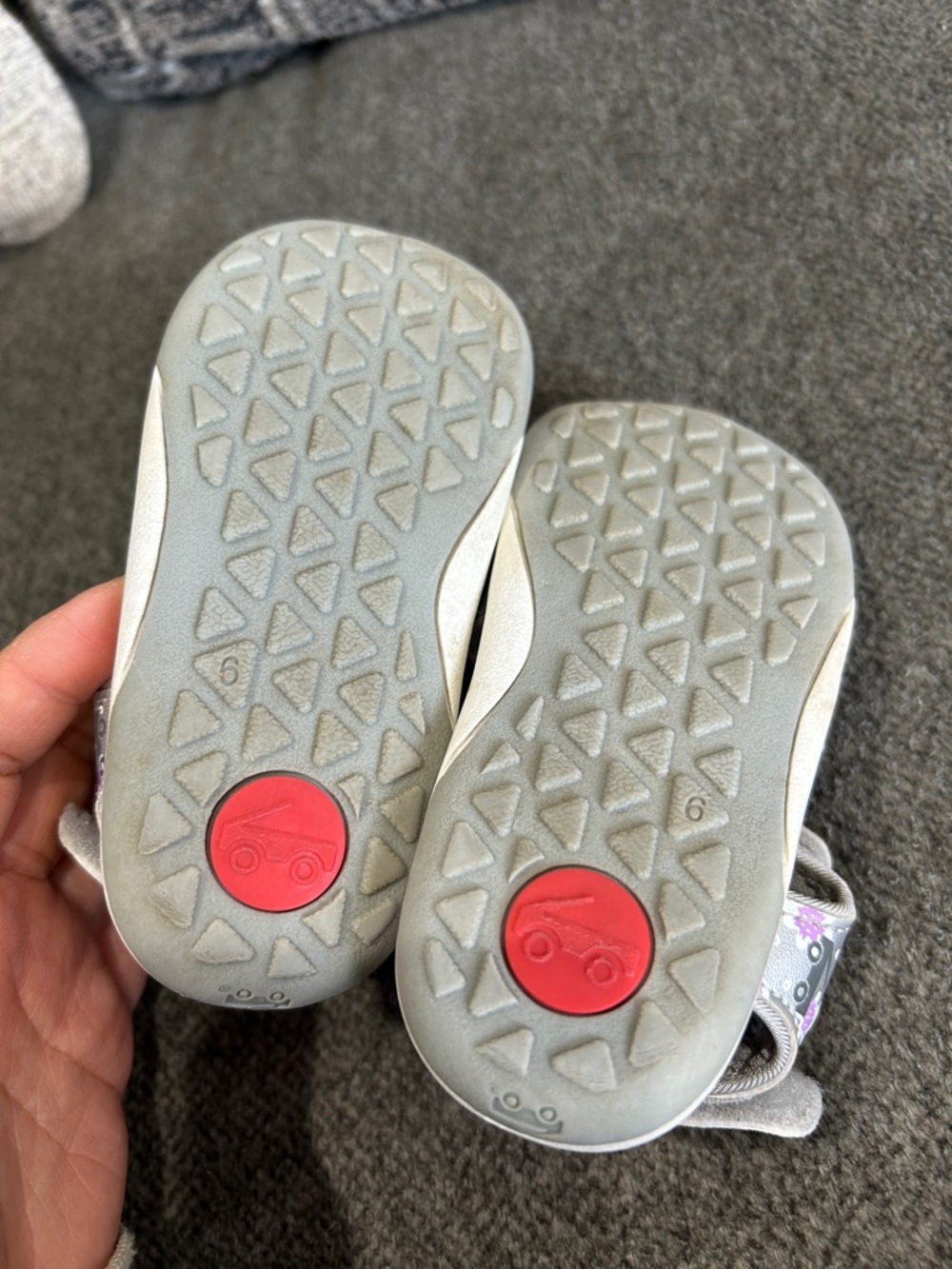 See Kai Run Kids Silver Sandals with Purple Floral Accent size 6 - Picture 6 of 6